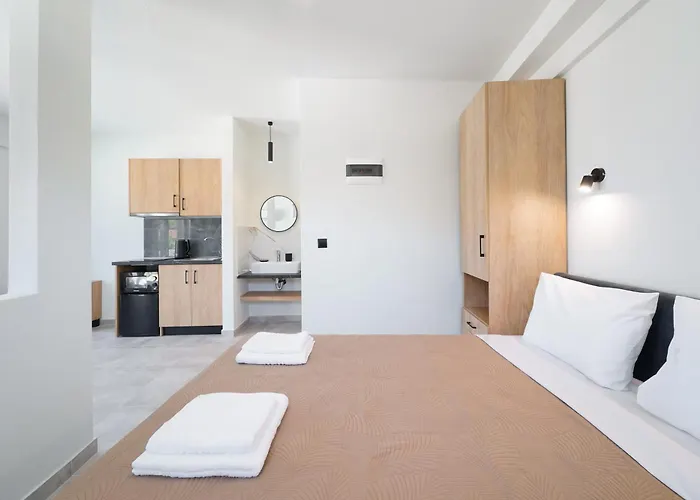 Sunset Apartmanhotel Szkála Rahoníu